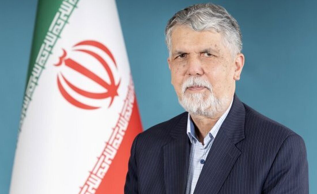 وزیر فرهنگ و ارشاد اسلامی به‌منظور شرکت در مراسم تشییع پاپ عازم رم شد