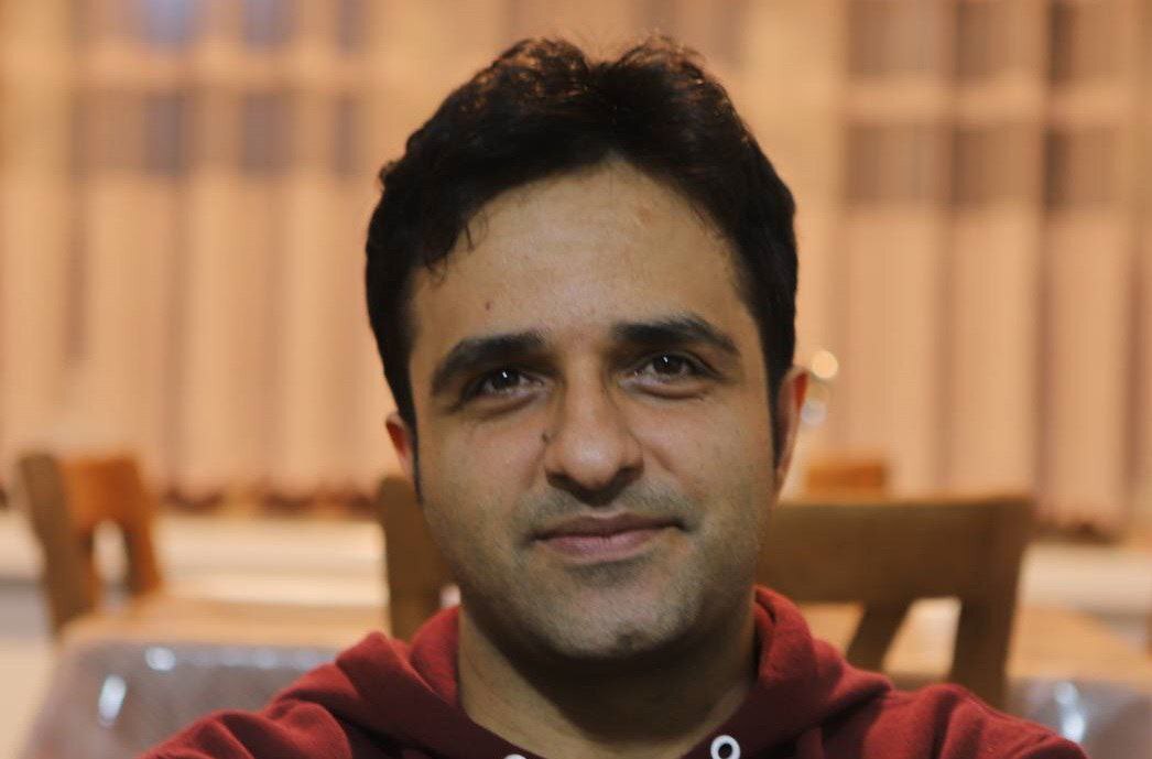 وکیل ضیا نبوی: یک حکم زندان موکلم تمام شد؛ یک سال محکومیت دیگر او آغاز شد
