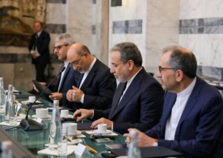 مذاکرات ایران و آمریکا «فراتر از حد انتظار» پیش می‌رود؛ حتی طرف ایرانی از رفتار مذاکره‌کننده آمریکایی، شگفت‌زده شده است