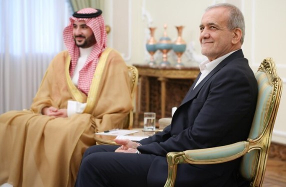عربستان سعودی با توافق اوباما با ایران مخالف بود، اما از معامله ترامپ حمایت می‌کند؛ چرا؟