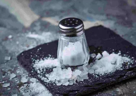 یافته پژوهشگران چین: افزودن نمک به غذا می‌تواند خطر ابتلا به افسردگی را تا ۴۰ درصد افزایش دهد