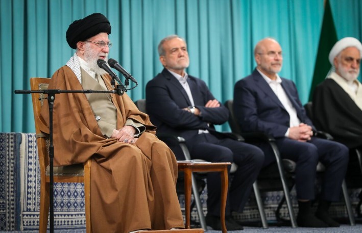 پیگیری و اجرای قوانین اولویت مهم مجلس و دولت