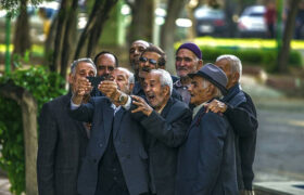 جوانان دهه ۶۰، سالمندان تنهای آینده؟/ تا۱۴۳۰، بیش از یک‌سوم جمعیت ایران سالمند می‌شوند