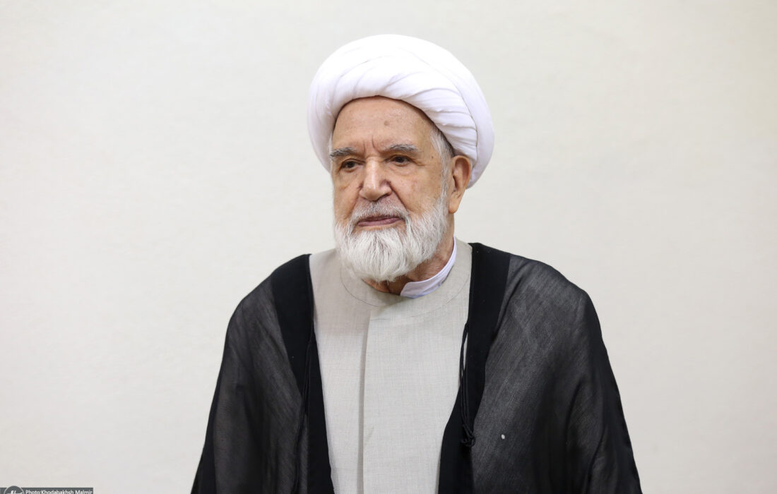 کروبی رسماً آزاد شد / پایان حصر بعد از ۵۱۸۰ روز