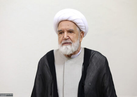 کروبی رسماً آزاد شد / پایان حصر بعد از ۵۱۸۰ روز