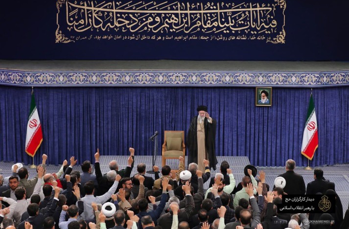 رهبر انقلاب: هیچ منفعتی برای امت اسلامی بالاتر از اتحاد نیست