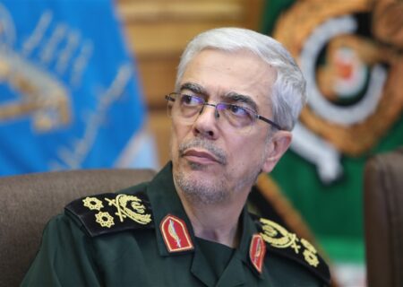سرلشکرباقری کیست؟/هجمه عوامل آگاه وناآگاه دشمن به چه کسی است