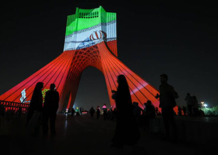 ده سال نفوذ