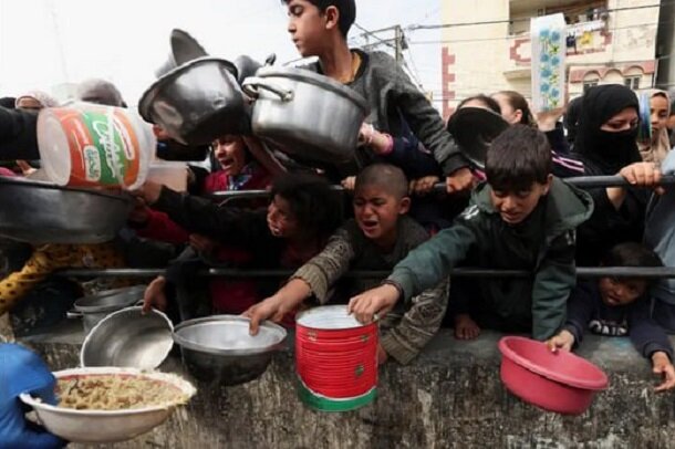 شلیک مستقیم سربازان اسرائیلی به کودکان گرسنه
