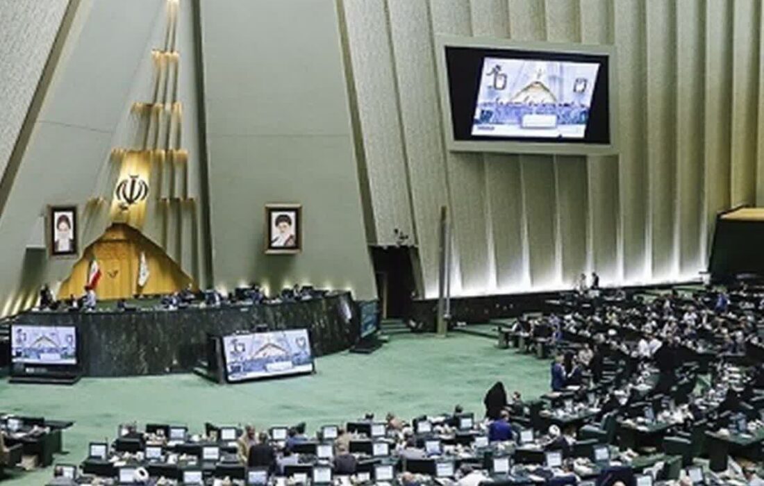 رضایی: گزینه خروج از NPT روی میز مجلس قرار دارد