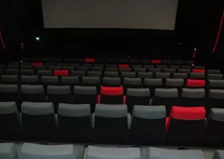 سردرگمی‌ در اکران و نگرانی از ادامه افت مخاطب سینما