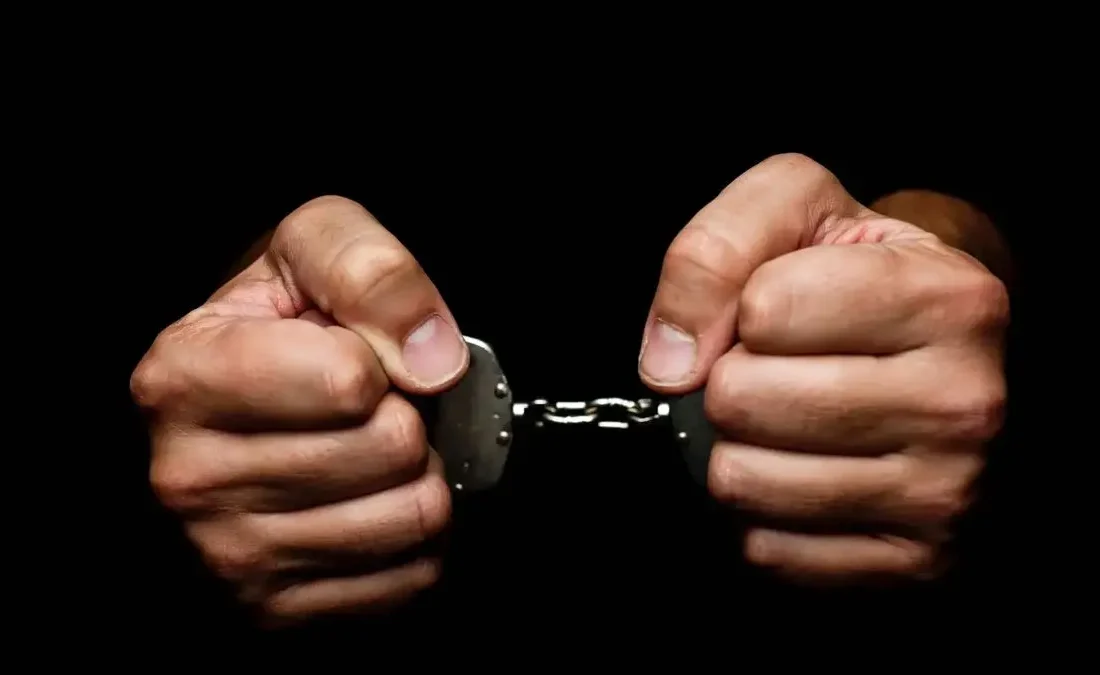 دادستانی یزد خبر داد: بازداشت ۵ نفر در یزد به دلیل عکاسی از اماکن حساس و همکاری با اسراییل