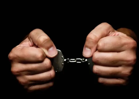 دادستانی یزد خبر داد: بازداشت ۵ نفر در یزد به دلیل عکاسی از اماکن حساس و همکاری با اسراییل