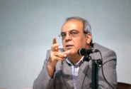 اعتراض عباس عبدی به مدرک‌فروشی به بهانه جنجال دکترای بیرانوند؛ دانشگاه شهید بهشتی دانشجوی عراقی که حتی زبان فارسی بلد نیستند پذیرش کرده!