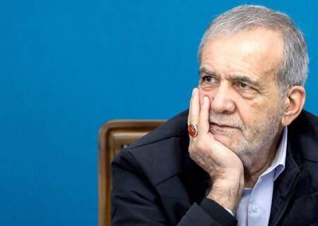پزشکیان، تنها در میان قبیله‌های متفرق