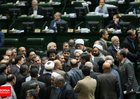 پزشکیان زیر تیغ مخالفان؛ گناه نابخشودنی رئیس‌جمهور، پذیرش حقیقت مشکلات کشور است