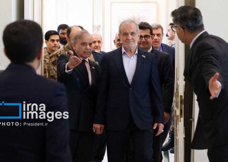 فیصل علی شاه: پزشکیان در سال نخست ریاست جمهوری ایران در مدیریت بحران و دیپلماسی منطقه‌ای موفق بود