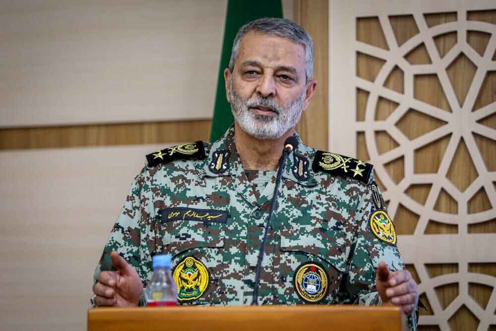 رئیس ستاد کل نیروهای مسلح: آمادگی ایران برای ریشه‌کن کردن تروریسم و امن‌سازی مرز با پاکستان