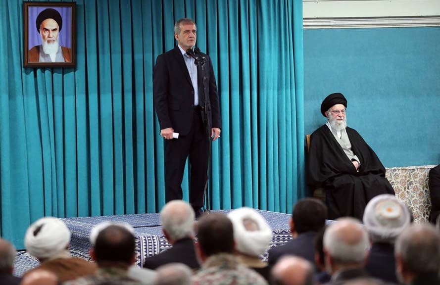 چراغ راه دولت وفاق؛ پیام حمایت‌های رهبر انقلاب از پزشکیان