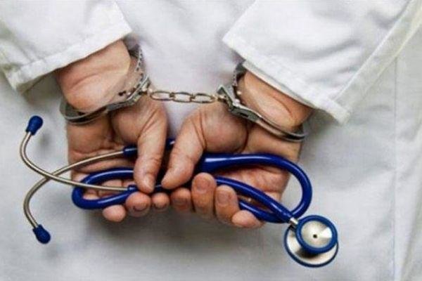 پزشک قلابی با روپوش سفید؛ شکارچی زنان با نوشیدنی‌های مرگبار و سرقت ۸ میلیاردی