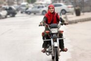 خبر خوش برای بانوان؛ مانعی برای دریافت گواهینامه موتور وجود ندارد