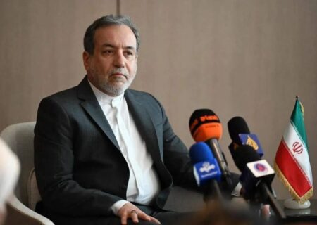 عراقچی: ترامپ یا رئیس‌جمهور صلح است یا جنگ — هر دو نمی‌تواند باشد