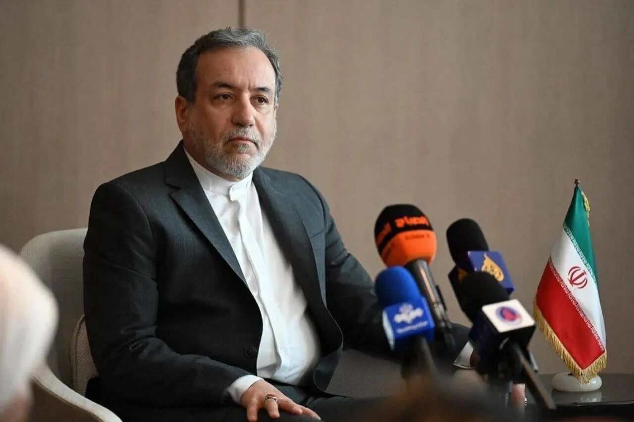 عراقچی در رشت: همسایگان اولویت محوری سیاست خارجی ایران هستند؛ آغاز «دیپلماسی استانی» با اجلاس استانداران حاشیه خزر