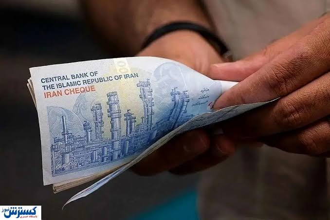 فشار معیشتی در سایه تورم ۳۹ درصدی؛ هشدار درباره نصف‌شدن حقوق کارمندان پس از بازنشستگی