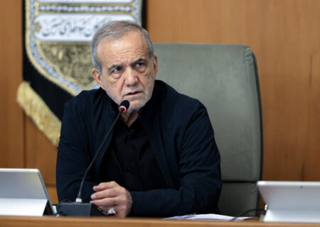 پزشکیان: نارسایی‌های داخلی باید شفاف شناسایی شود | دستور رئیس‌جمهور برای گفت‌وگوی ملی و پرهیز از برخورد سلبی