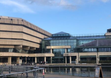 سانسور در قلب دموکراسی؛ دولت انگلیس اسناد حساس خاندان سلطنت و جنگ عراق را پنهان کرد