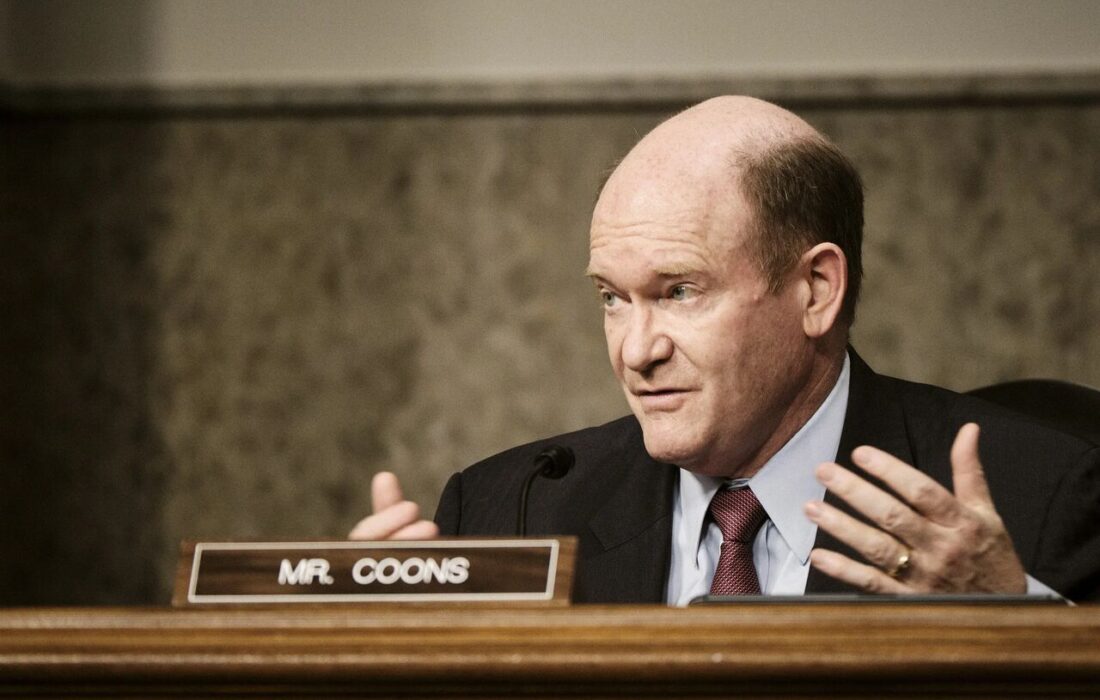 سناتور دلاور: توییت‌های نیمه‌شب ترامپ «تهدید توخالی» و خطرناک است؛ خواستار مذاکره با مادورو شد