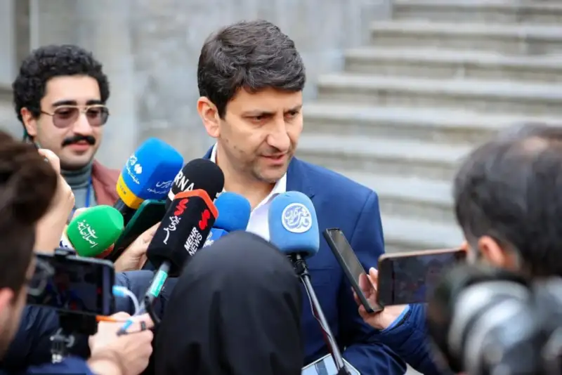 وزیر ارتباطات: معیشت مردم خط قرمز دولت است / قطع اینترنت تصمیمی دائمی نیست