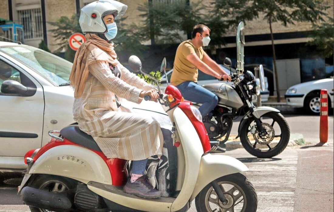 وزارت دادگستری: ممنوعیت قانونی برای رانندگی بانوان با موتورسیکلت وجود ندارد