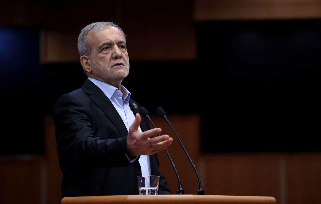 تأکید رئیسجمهور بر توسعه راههای ارتباطی و همکاری منطقهای در همایش سرمایهگذاری حملونقل