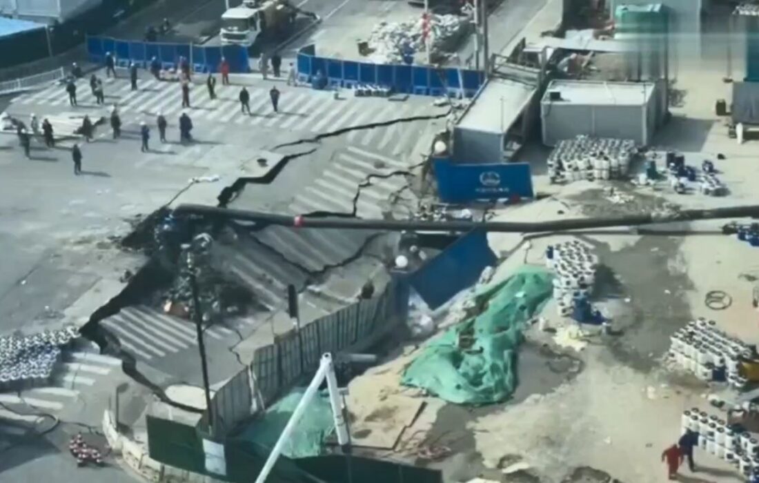 فرونشست ناگهانی در شانگهای؛ فرو رفتن بخش بزرگی از جاده در چند ثانیه