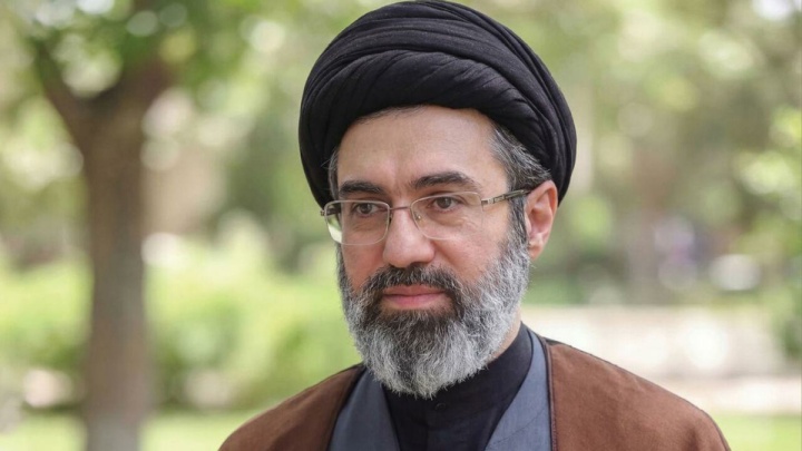 انتشار پیام راهبردی رهبر معظم انقلاب اسلامی؛ تأکید بر حضور حماسی ملت در صحنهها و مطالبه حقوق مسلم کشور