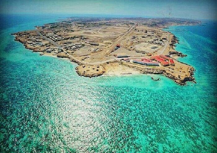 معاون استاندار بوشهر: فعالیت شرکتهای نفتی و زندگی مردم عادی است