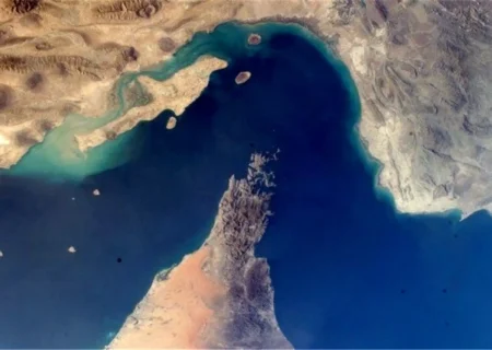 قرارگاه خاتم‌الانبیا به ترامپ هشدار داد: استفاده از دارایی‌های بلوکه‌شده ایران، عبور از تنگه هرمز را متوقف می‌کند