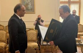 سفیر جدید پاکستان در تهران آغاز به کار کرد