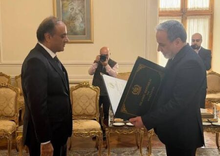 سفیر جدید پاکستان در تهران آغاز به کار کرد