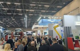 بازدید سفیر ایران از غرفه‌های ایرانی در نمایشگاه صنعتی اینوپروم در مینسک