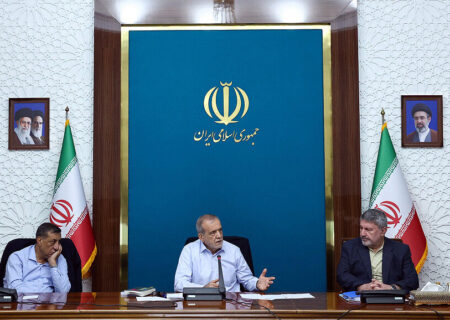 رئیس‌جمهور: امروز از واردات بنزین بی‌نیاز شده‌ایم