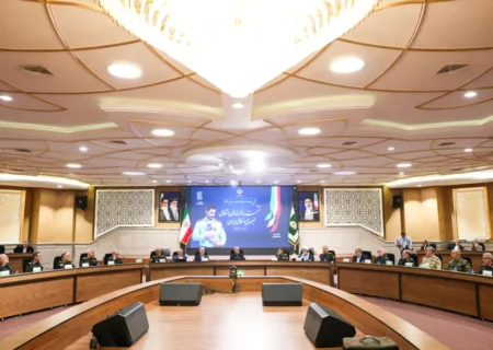 جنگ اقتصادی دشمن را هم با خدمت‌رسانی و همراهی مردم به شکست می‌کشانیم