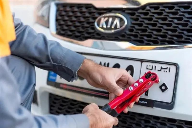 فروشنده خودرو برای تعویض پلاک حاضر نمیشود، چه باید کرد؟