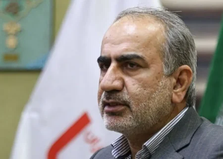 سیاست ارزی نباید صادرکننده را متضرر و واسطه ارزی را منتفع کند