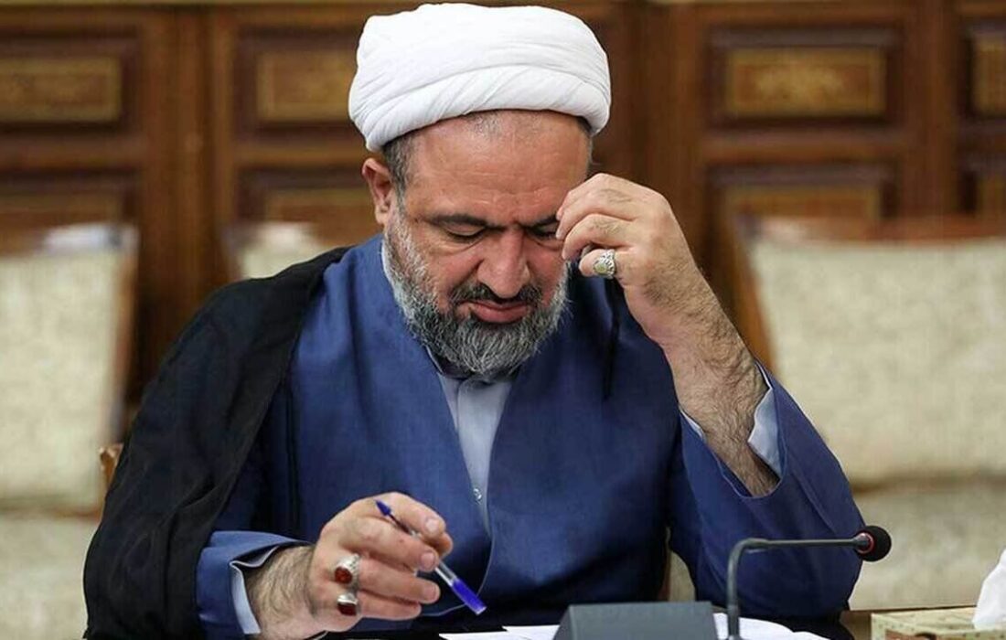 پیشنهاد جنجالی برای حمید رسایی؛ می‌تواند از زندان با تبلت در جلسات مجلس شرکت کند