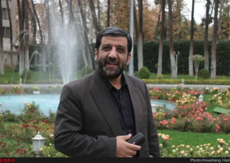برای حفظ وحدت جامعه، گاهی باید از حرف حق خود عدول کنیم